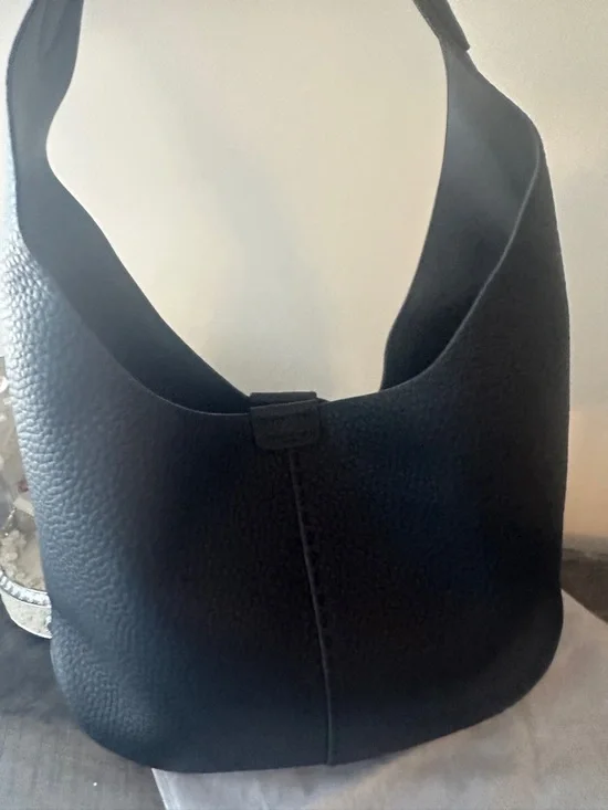 Two for one Hobo and crossbody bag. - Picture 5 of 15